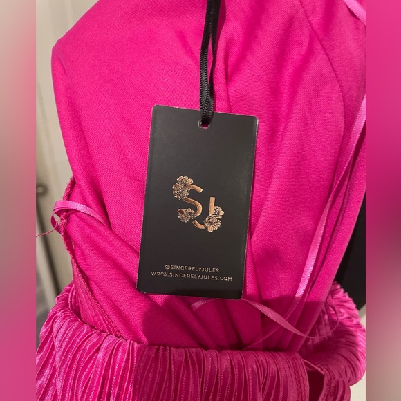 Sincerely Jules Fuscia dress. - Picture 8 of 11
